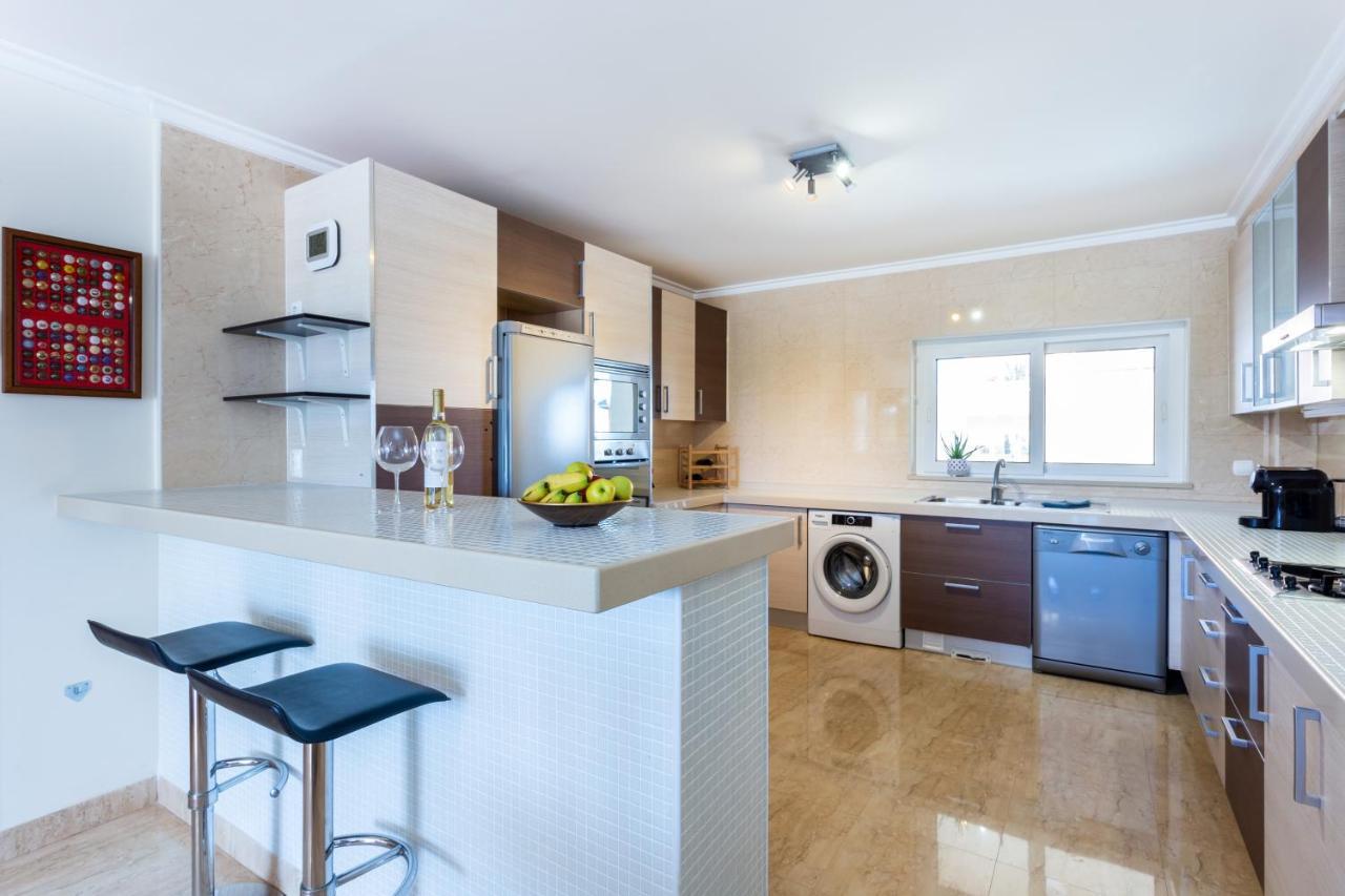 Mira Baia - Meia Praia Family Apartment لاغوس المظهر الخارجي الصورة