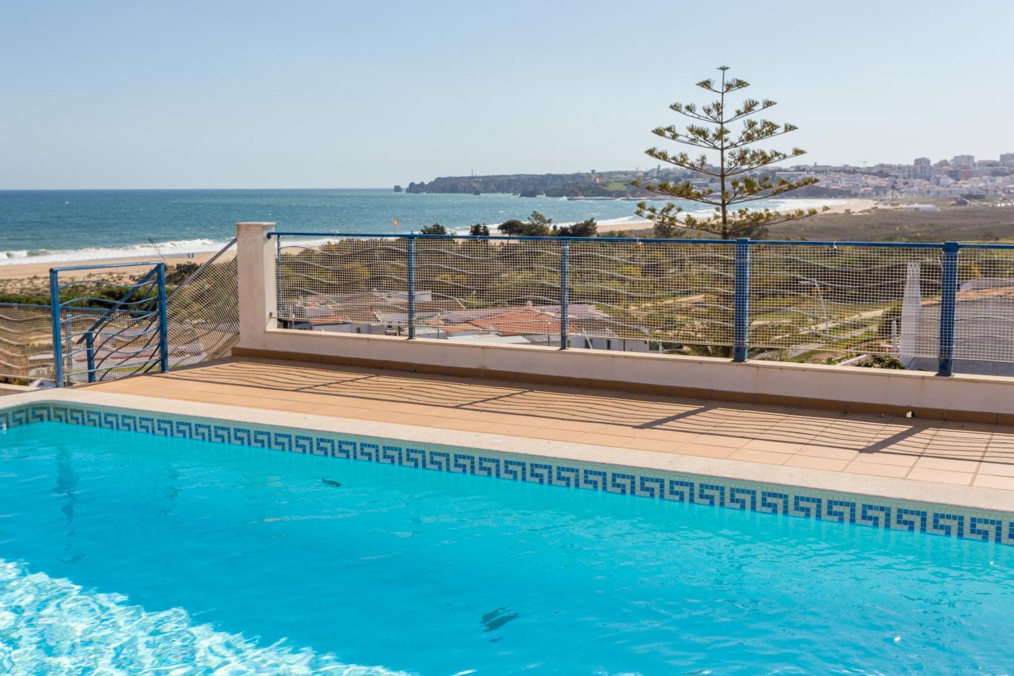 Mira Baia - Meia Praia Family Apartment لاغوس المظهر الخارجي الصورة